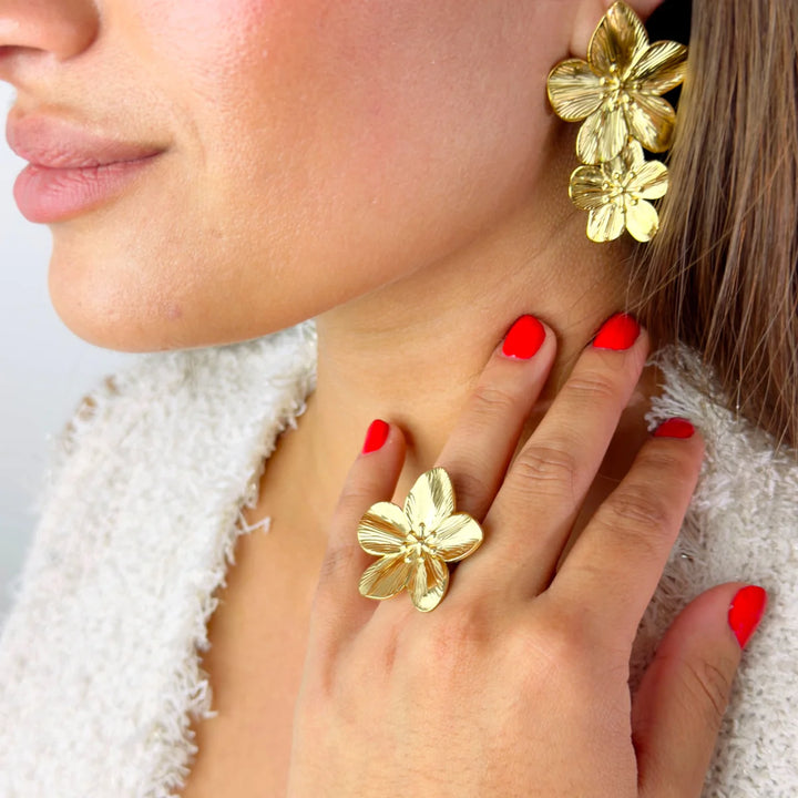 Big Flower Ring
